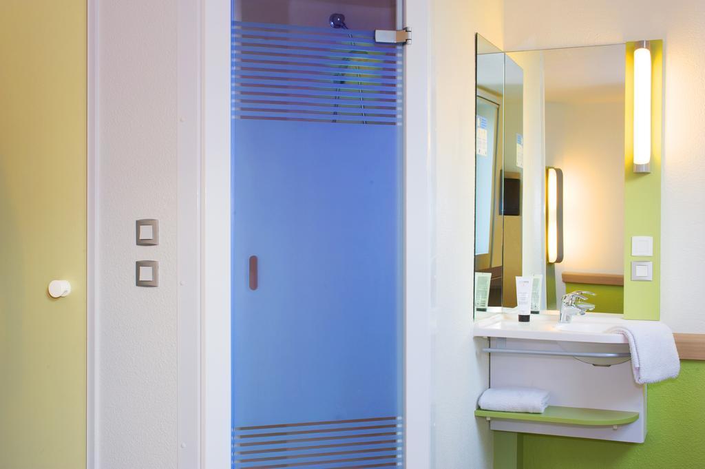 Ibis Budget Rueil Malmaison Exterior foto