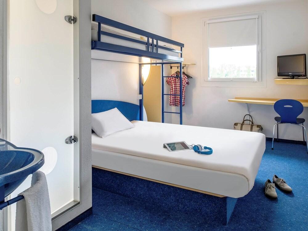 Ibis Budget Rueil Malmaison Exterior foto