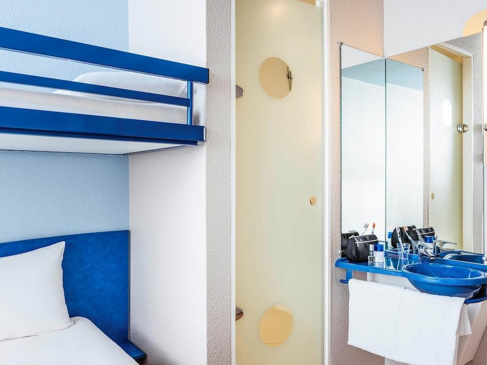 Ibis Budget Rueil Malmaison Exterior foto