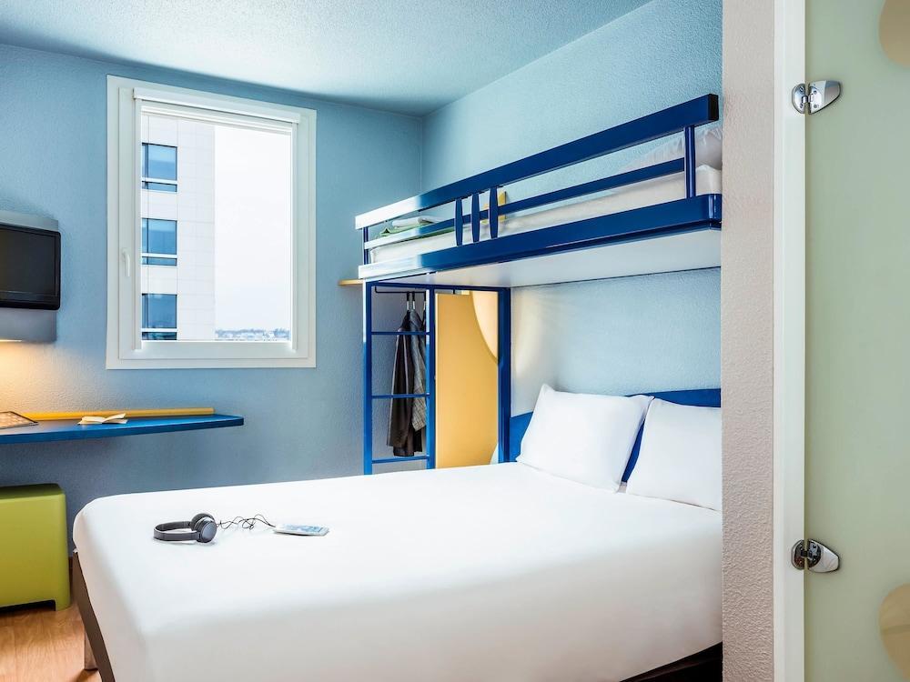 Ibis Budget Rueil Malmaison Exterior foto