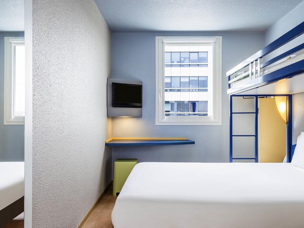 Ibis Budget Rueil Malmaison Exterior foto