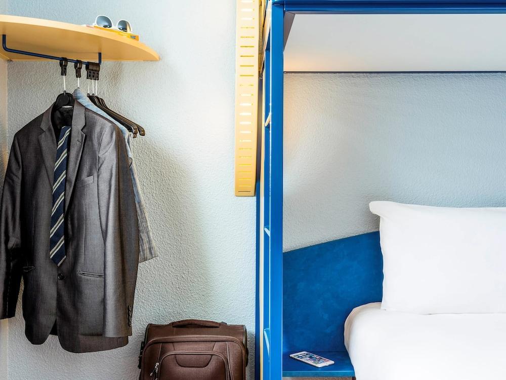 Ibis Budget Rueil Malmaison Exterior foto